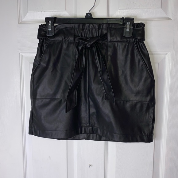 Night out in the town or got a hot date then this skirt is for you! - Picture 1 of 4